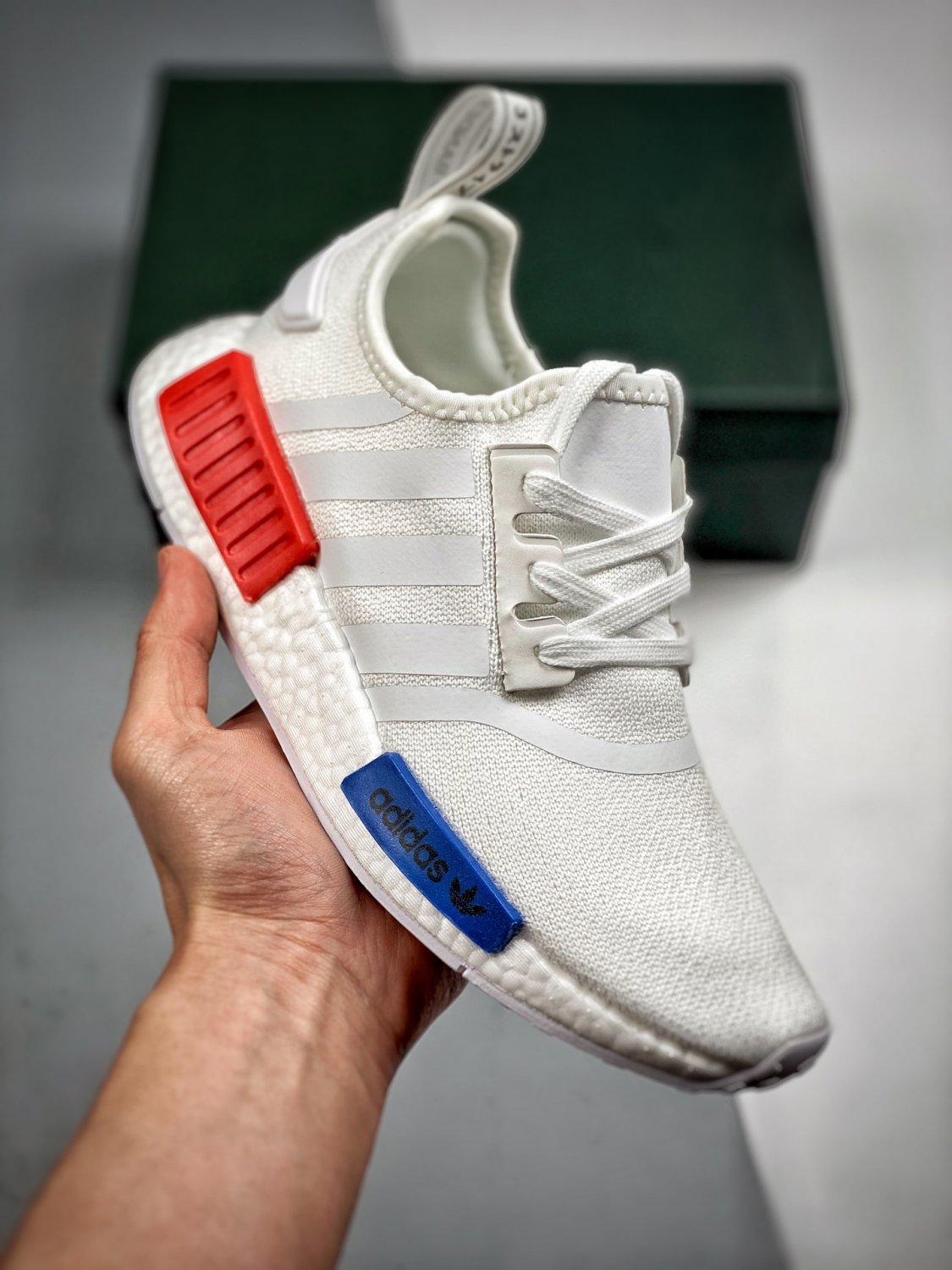 2024  nmd r1 cloud white 7925
