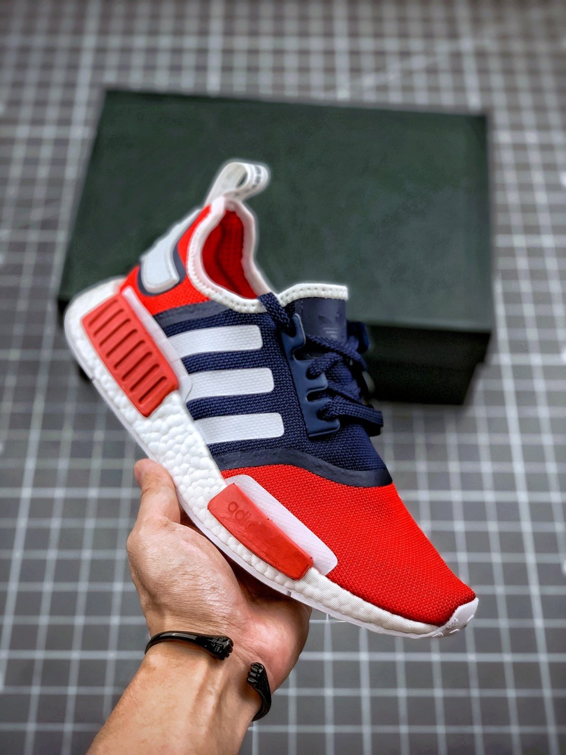 2024  nmd r1 collegiate navyscarlet-cloud white