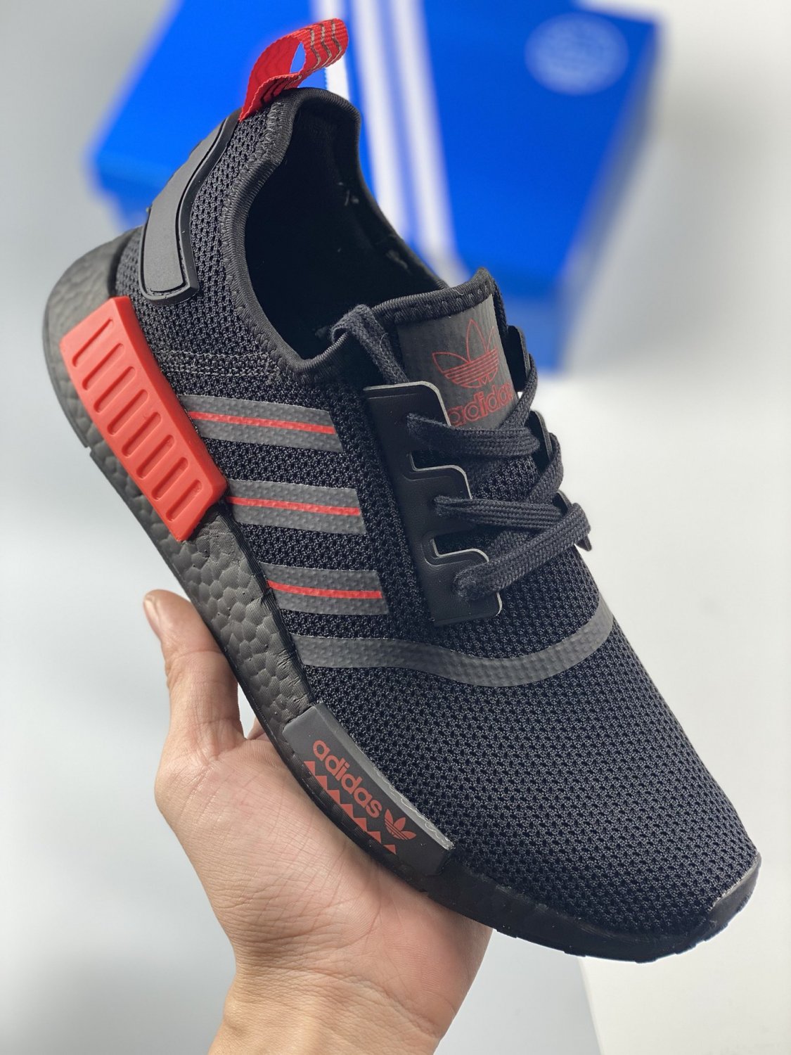 2024  nmd r1 core black red gv8422