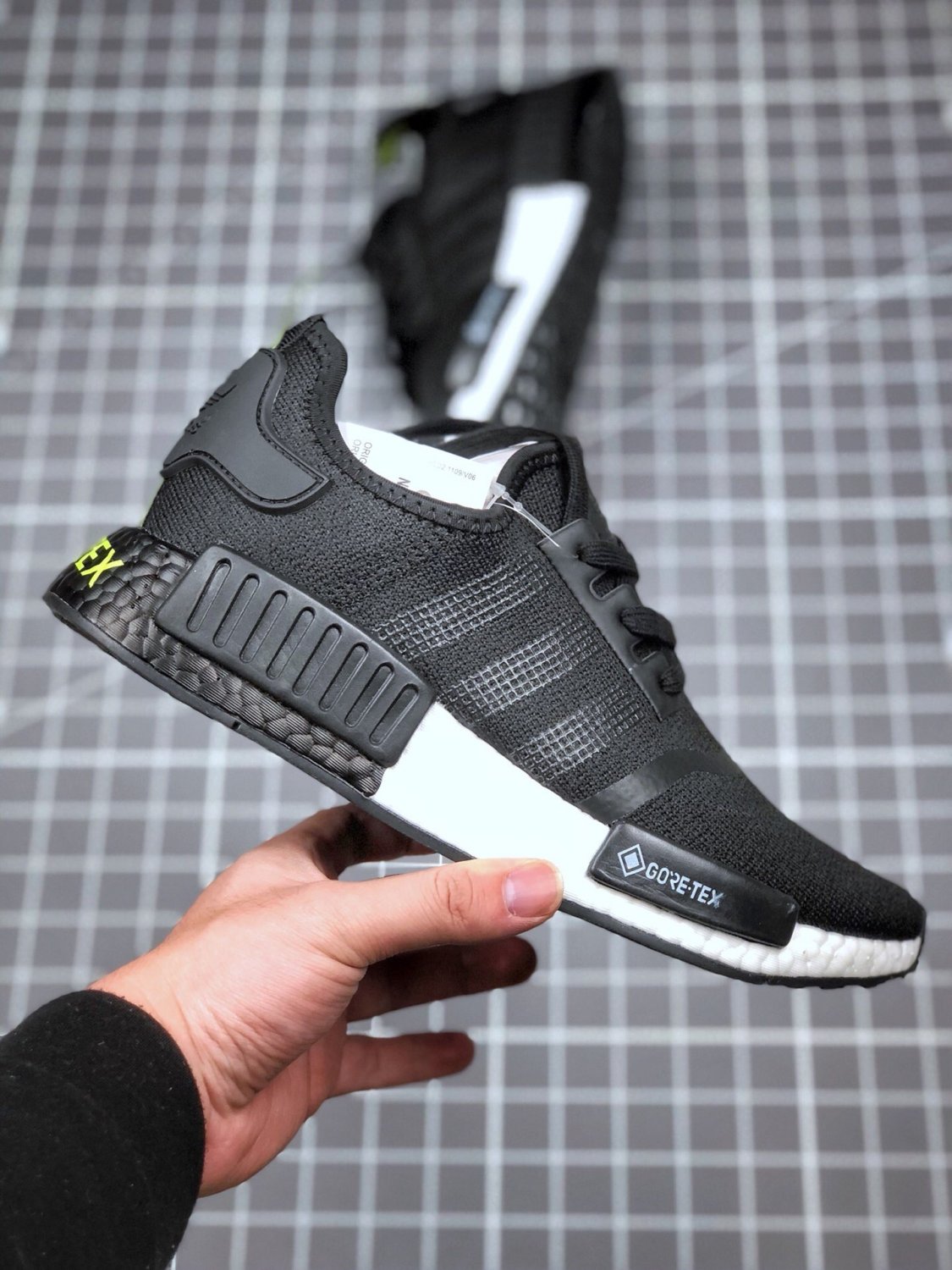 2024  nmd r1 gore-tex blacksolar yellow ee6433