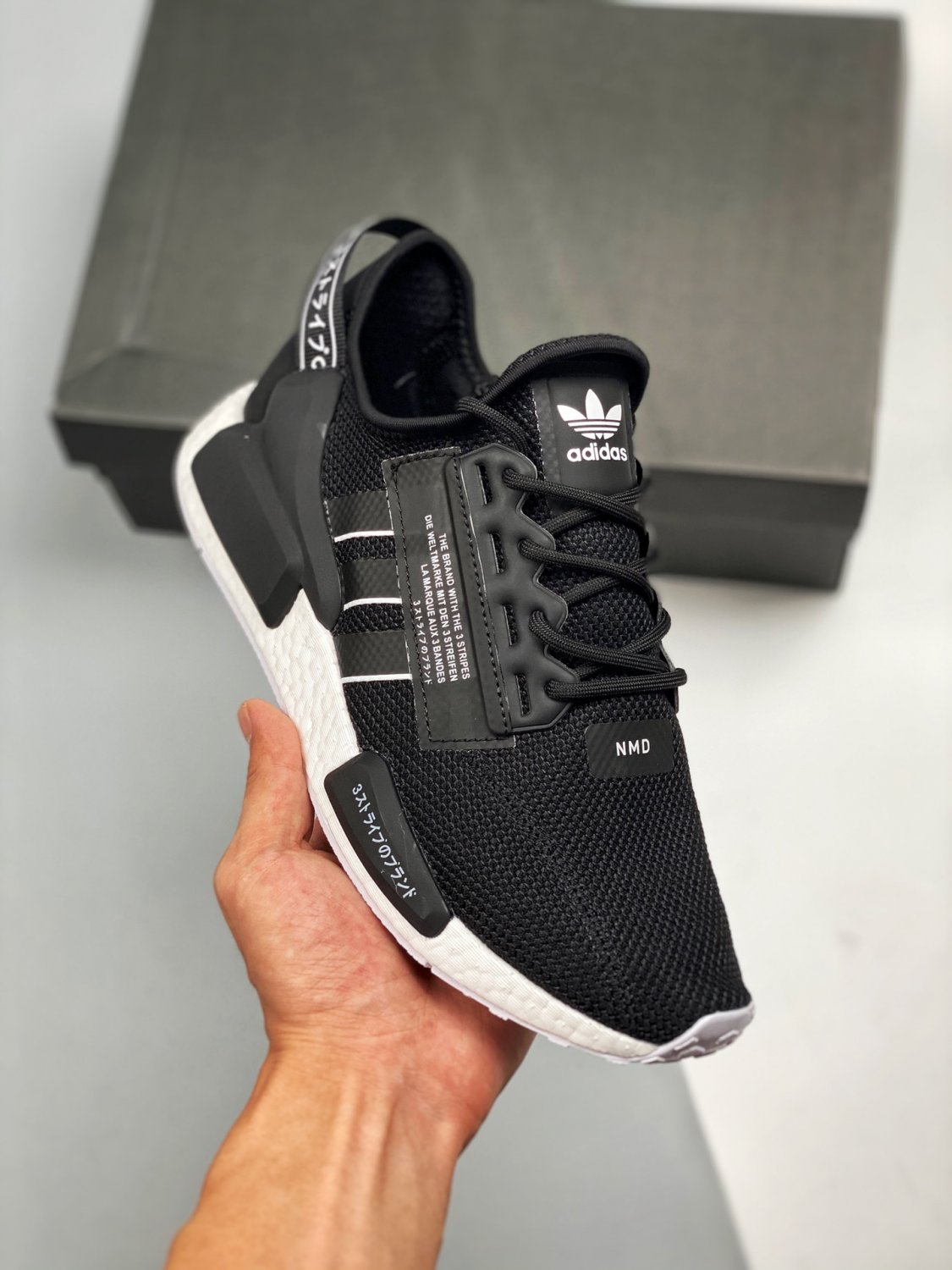 2024  nmd_r1 v2 black white