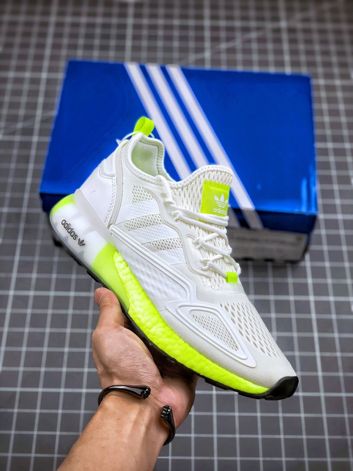2024  zx 2k boost white solar yellow fw0480
