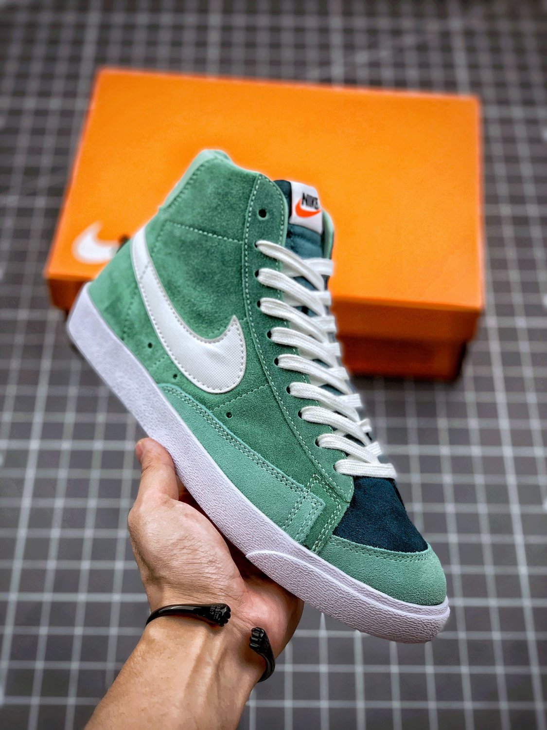 2024 & 2025 blazer mid 77 vintage jade ash green cz4609-300