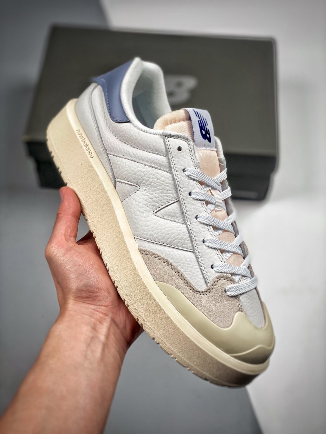 2024 & 2025  ct302 white navy ct302oa