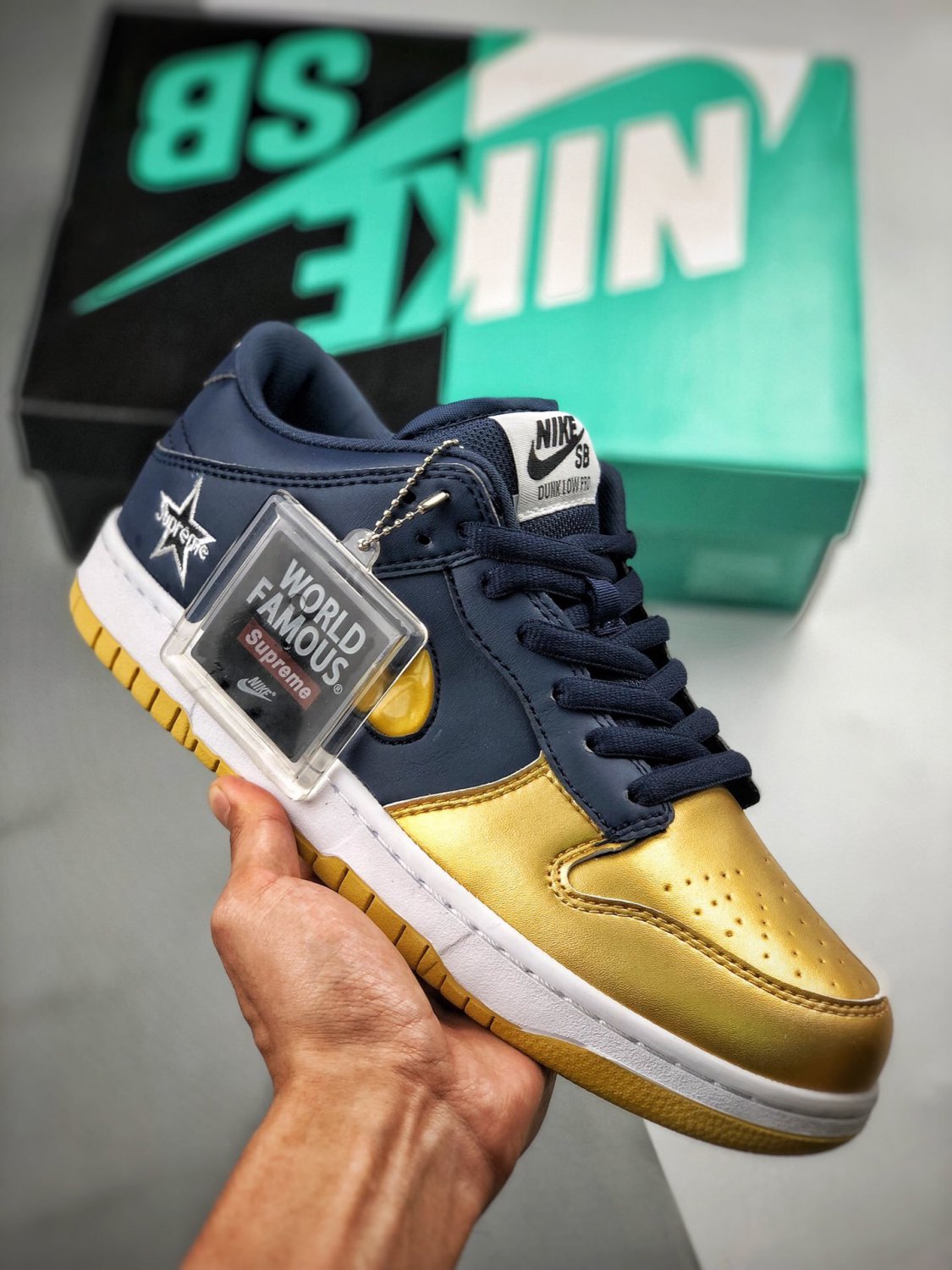 2024 & 2025 supreme x sb dunk low metallic goldnavywhite