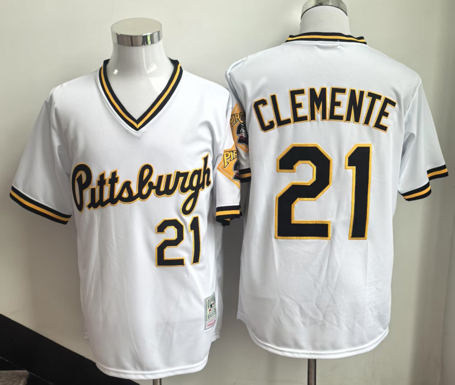 Men's Pittsburgh Pirates #21 Roberto Clemente Cooperstown Throwback Jersey White