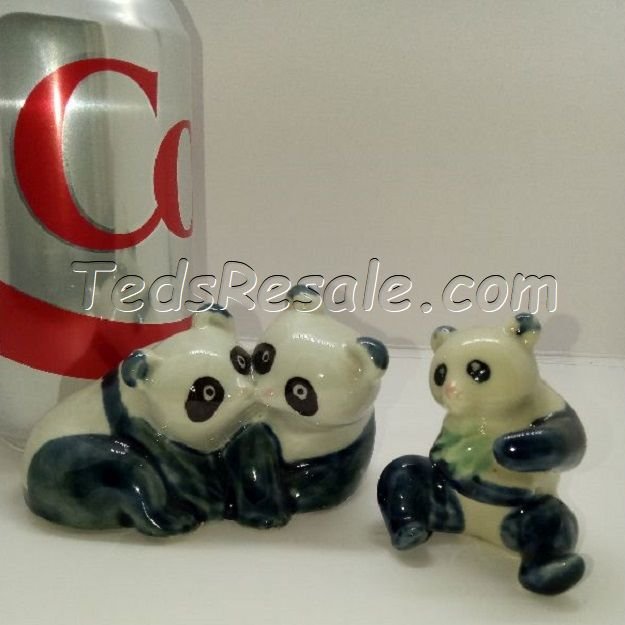Beautiful 2 Piece Fine Bone China Panda & Kissing Panda (figurine)