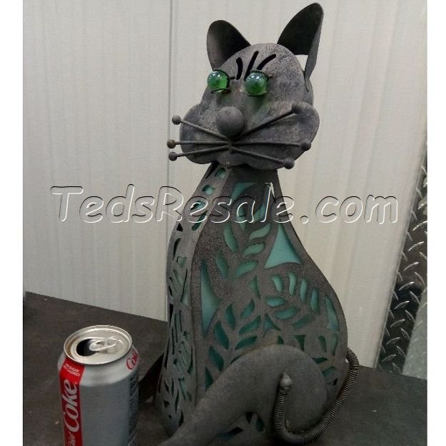 Metal Kitty Cat with solar powered glow.