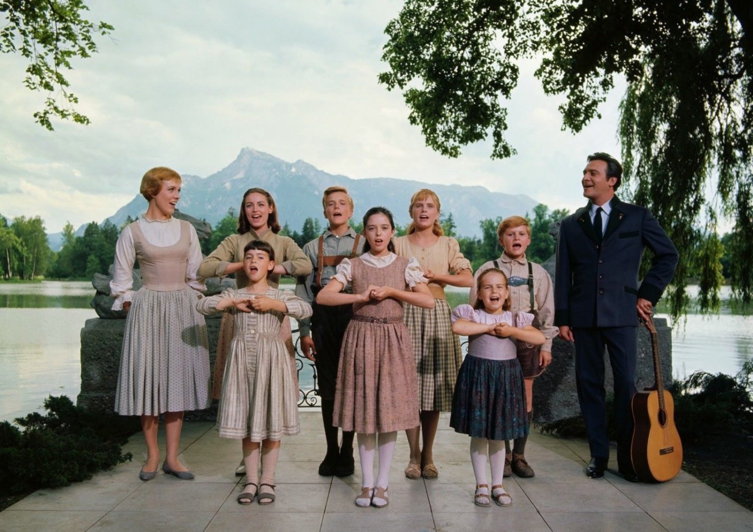 Звуки музыки. The Sound of Music фильм. The Sound of Music 1965. Автор фильма звуки музыки.