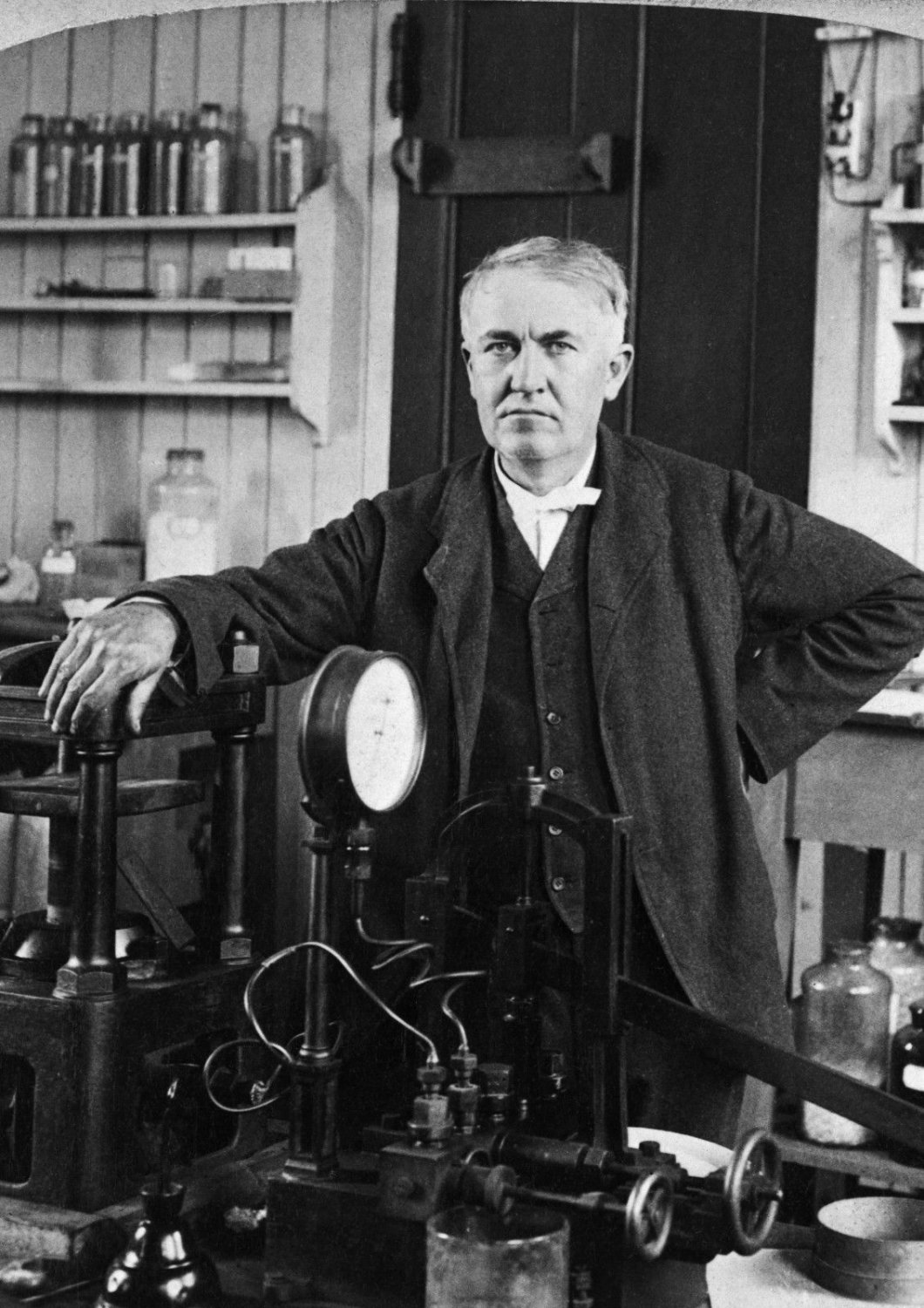 Машина эдисона. Thomas Alva Edison invented a.