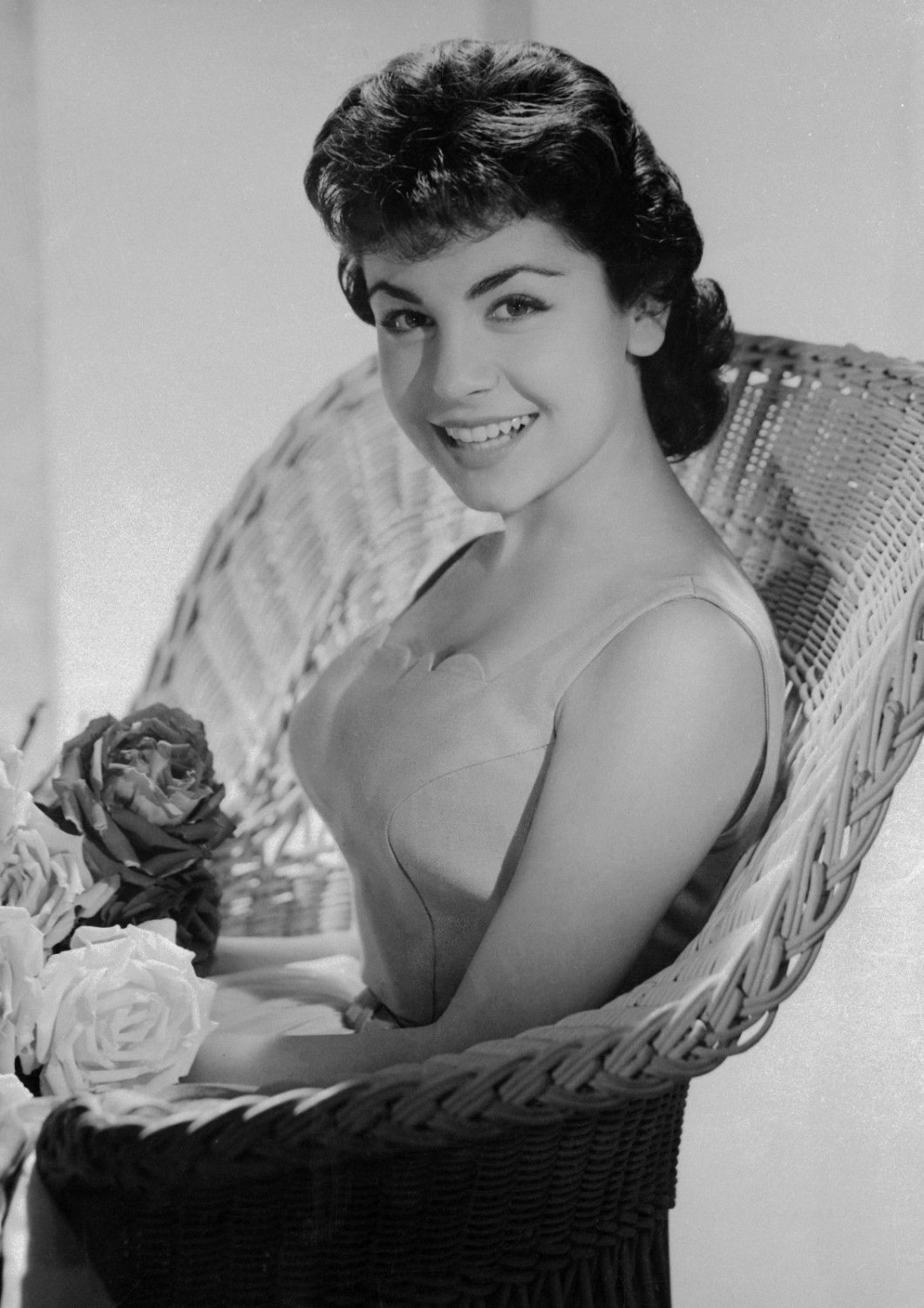 Art print posters Annette Funicello Sitting with Flowers