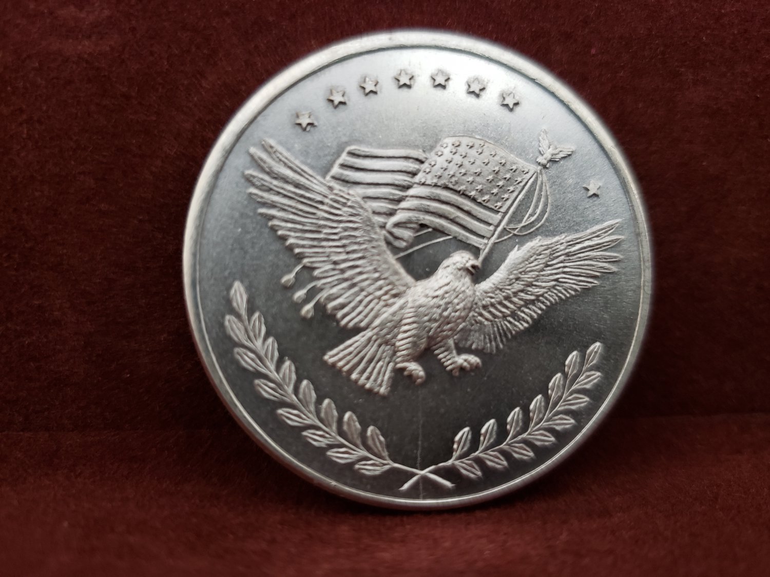 US SILVER TRADE UNIT - Soaring Eagle 1 Troy Oz Silver Coin (CRACKED DIE)