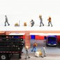 RM 1:64 Scale Figures Diorama To Move The Box Freight Courier Stevedore Model