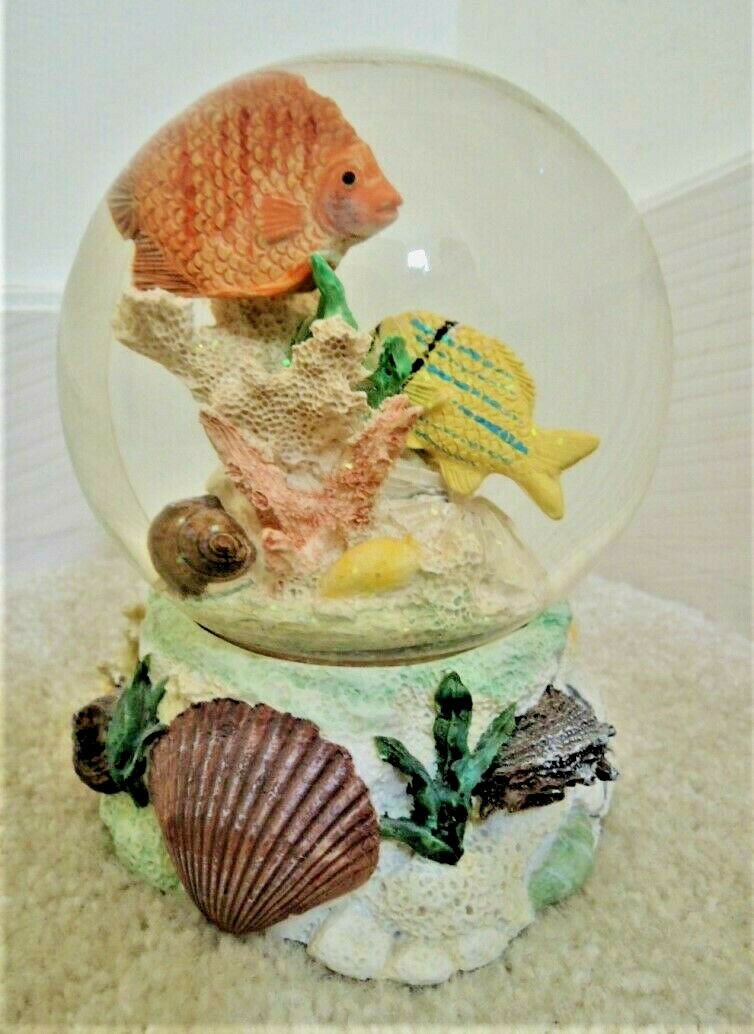 Snow Globe Music Box Plays "Its a Small World" Water Globe Snowdome Collectible