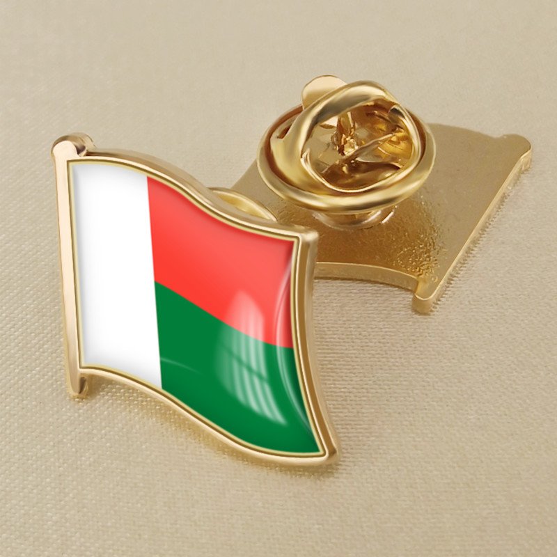 1Pcs Madagascar Flag Waving Brooches Lapel Pins
