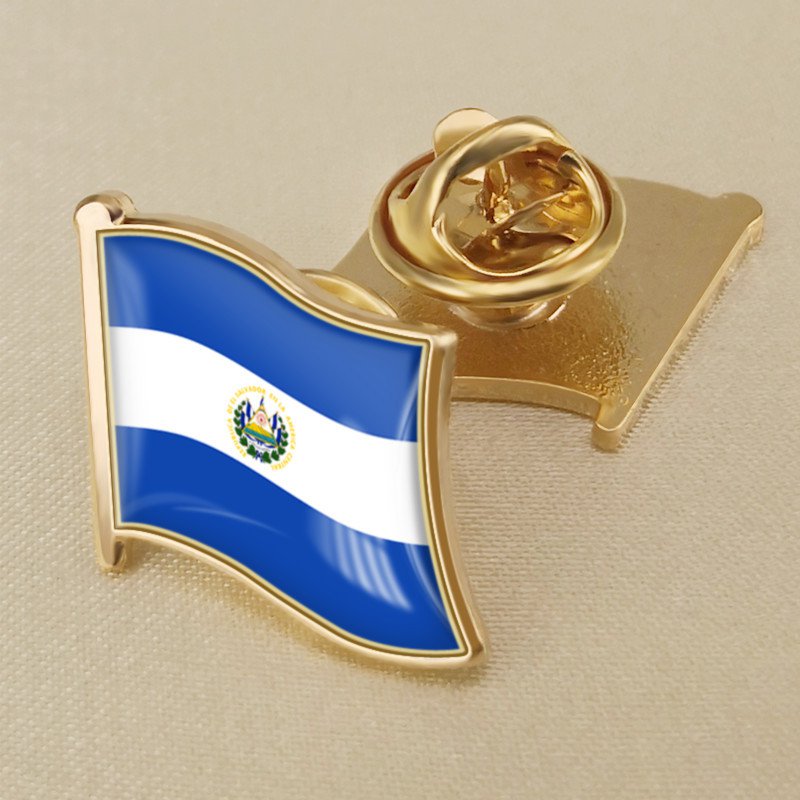 1Pcs El Salvador Flag Waving Brooches Lapel Pins