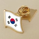 1Pcs South Korea Flag Waving Brooches Lapel Pins