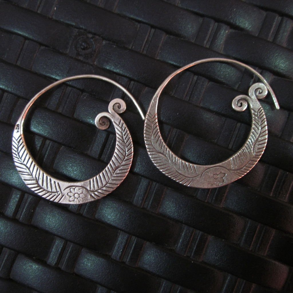 Silver Earrings Hill Tribe Handcraft Ethnic round Spiral Hoop er049