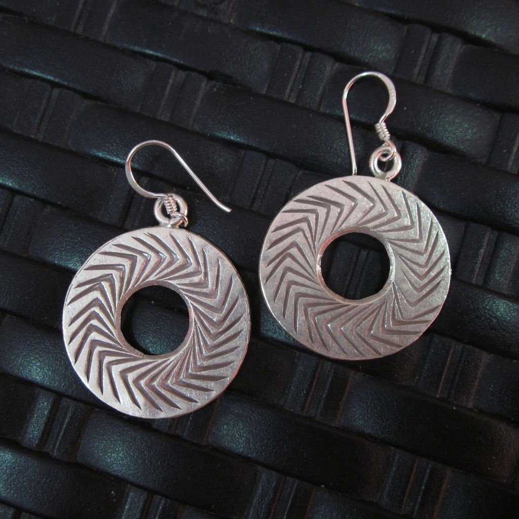 Silver Earrings Hill Tribe Handcraft Ethnic Bohemian Styles Round er044