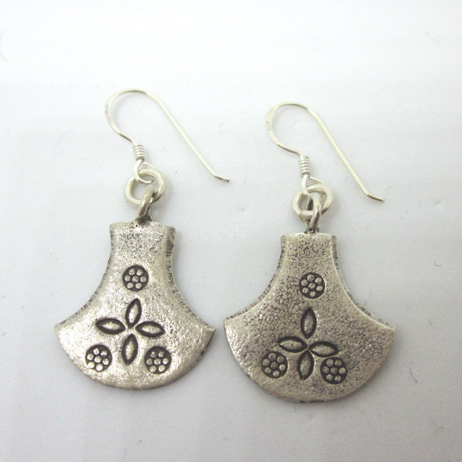 Fine Silver Earrings HillTribe Orecchini &Ntilde;�&ETH;&micro;&Ntilde;�&Ntilde;�&ETH;&sup3;&ETH;&cedil; Small Dangles 166010