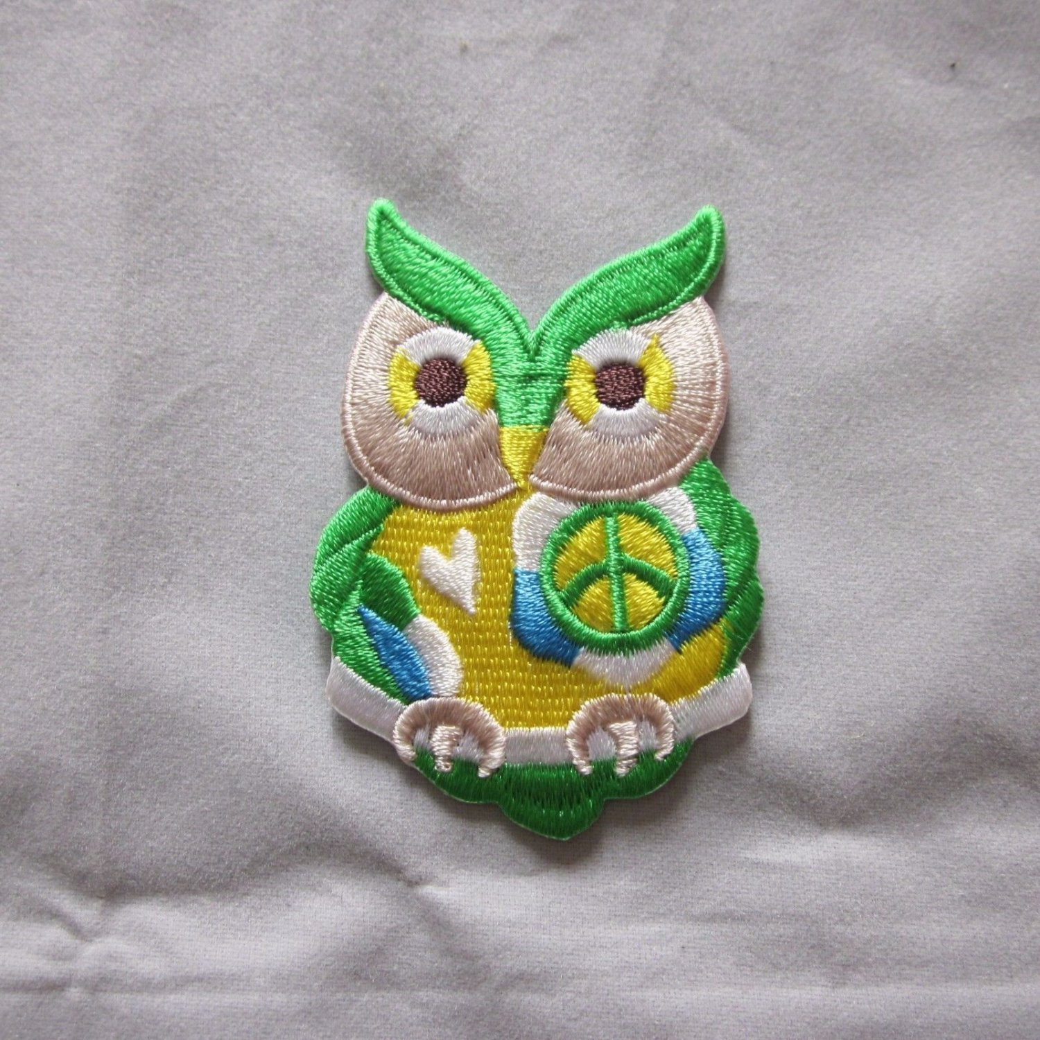 Iron on Sewing Patch Embroidered Emblem Cloth Applique Flying Cartoon Cute OWL