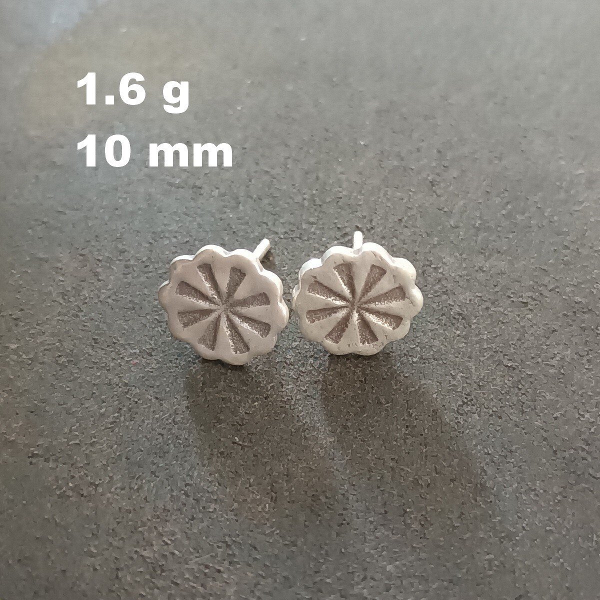 FINE SILVER EARRINGS VINTAGE CRAFT DANGLE ARTISAN 1g MINI WHEEL STUD #E051