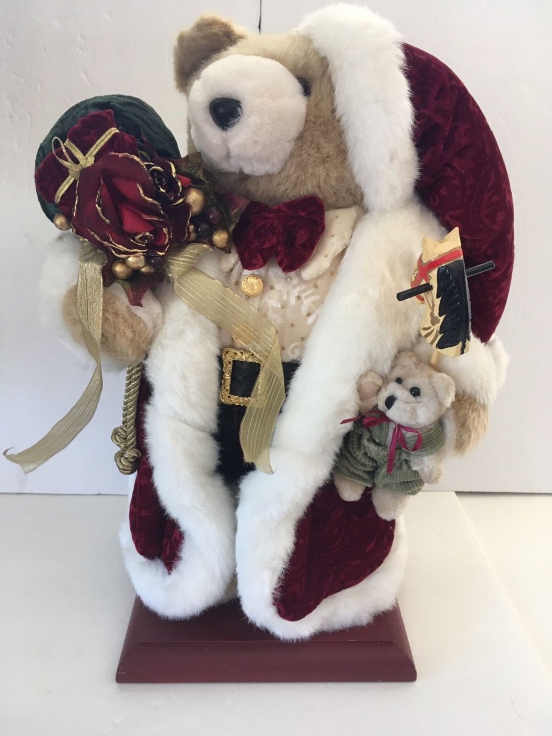 mr and mrs claus plush dolls