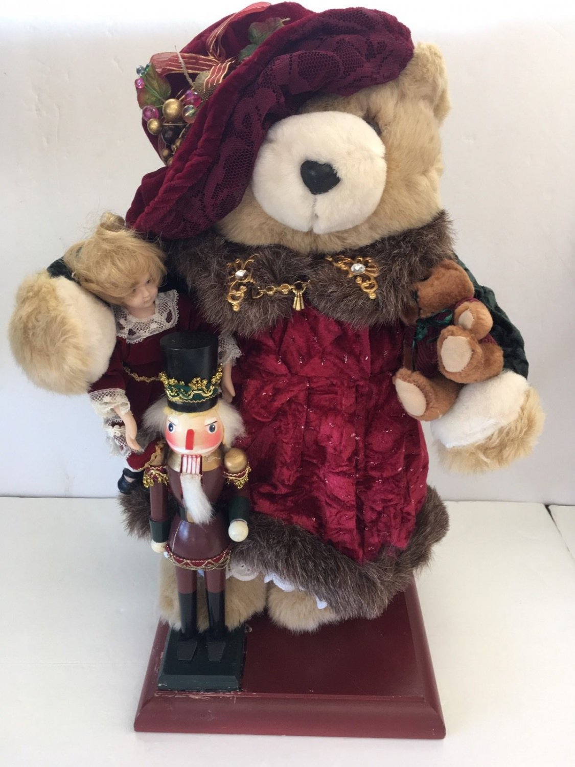 mr and mrs claus plush dolls