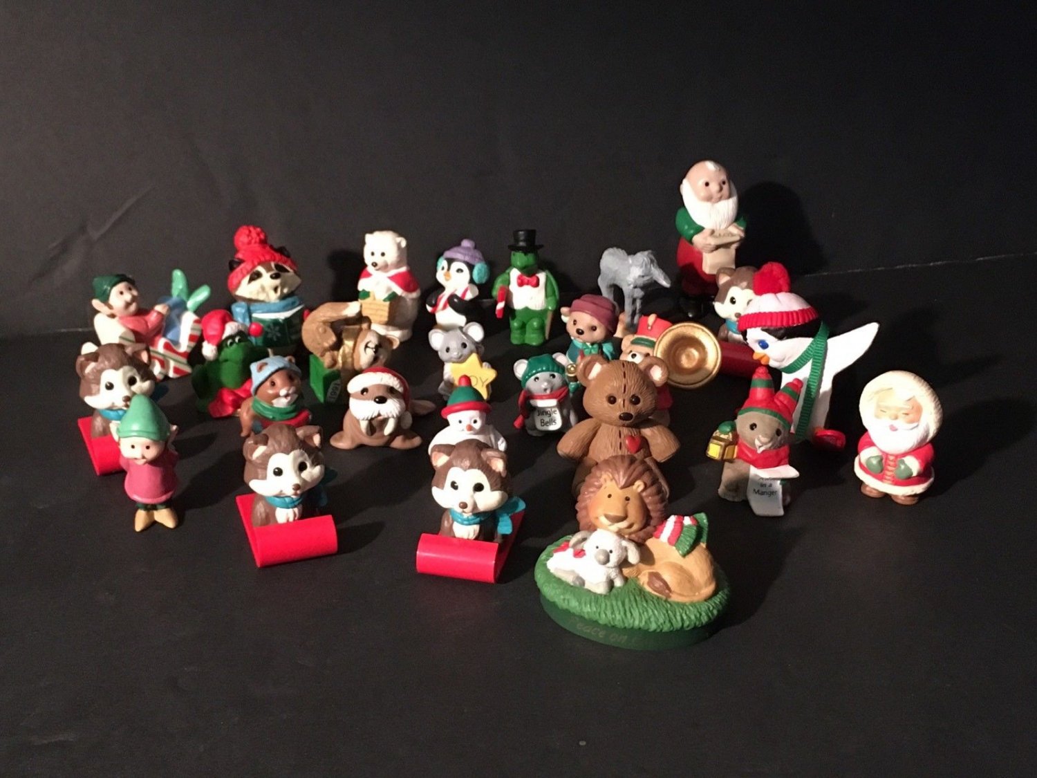 Merry Miniature Hallmark Christmas Vintage Figures Lot Of 26 (#1)