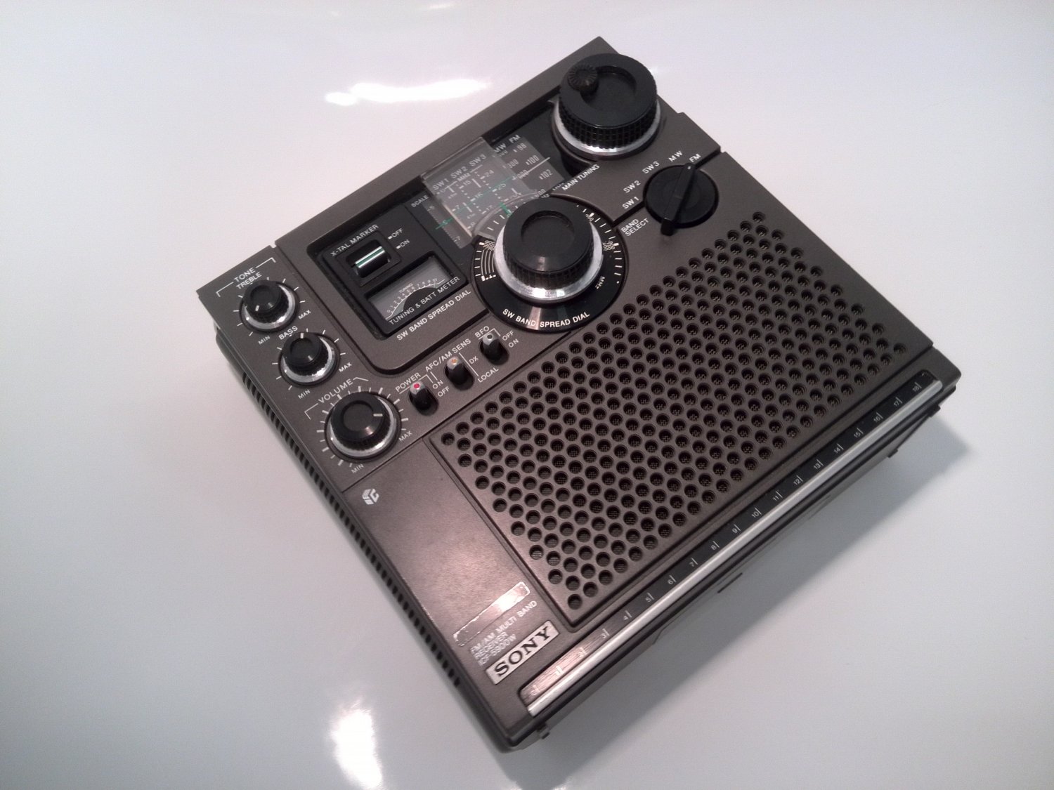 Sony ICF5900 W Shortwave Radio Made In Japan