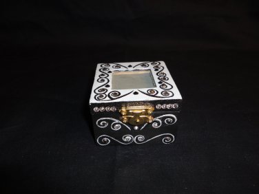 Wooden trinket box