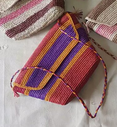 Moroccan hand braided raffia shopping bag