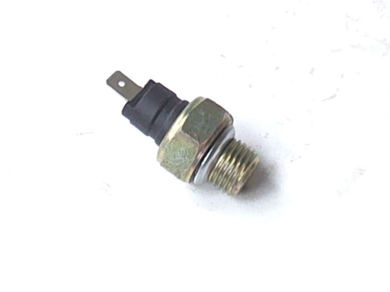 Wells PS137 Engine Oil Pressure Switch For AMC Renault Encore Alliance
