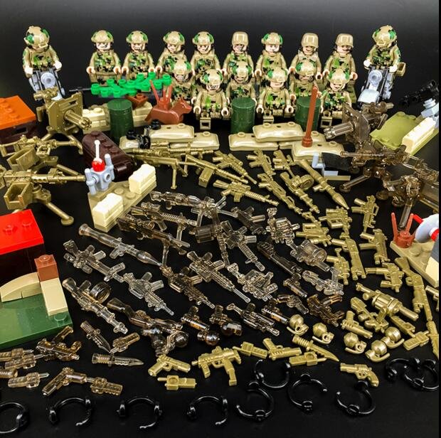 16pcs British Soldiers Battle Gear Military Sets Toys