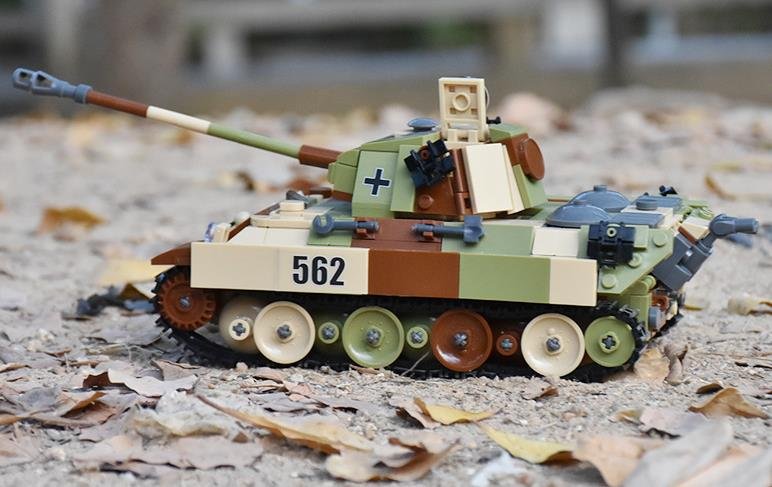 Germany Black Panther Medium Tank Minifigures WW2 Tank Sets