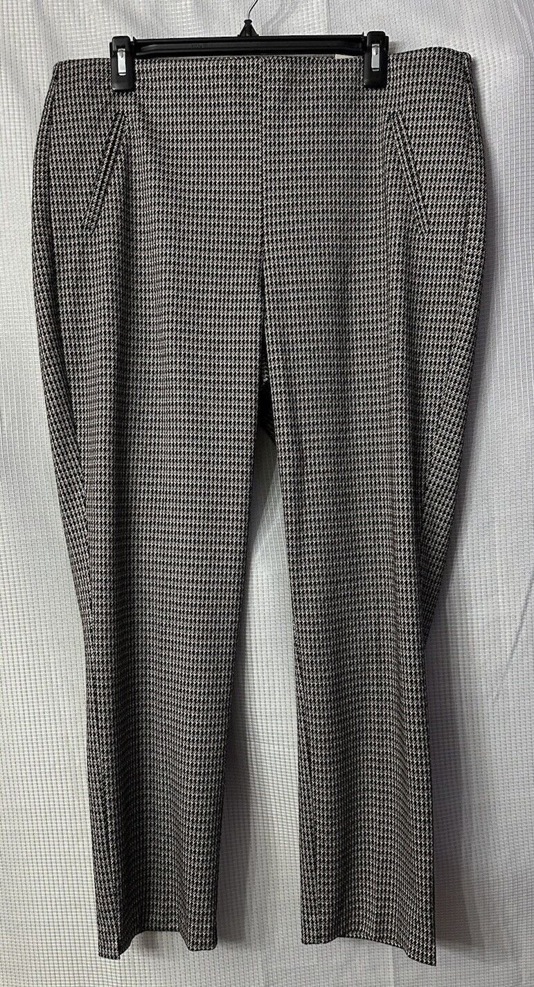 NWT Chicos So Slimming Juliet Slim Leg Pull On Casual Pants Slacks Size 2.5R