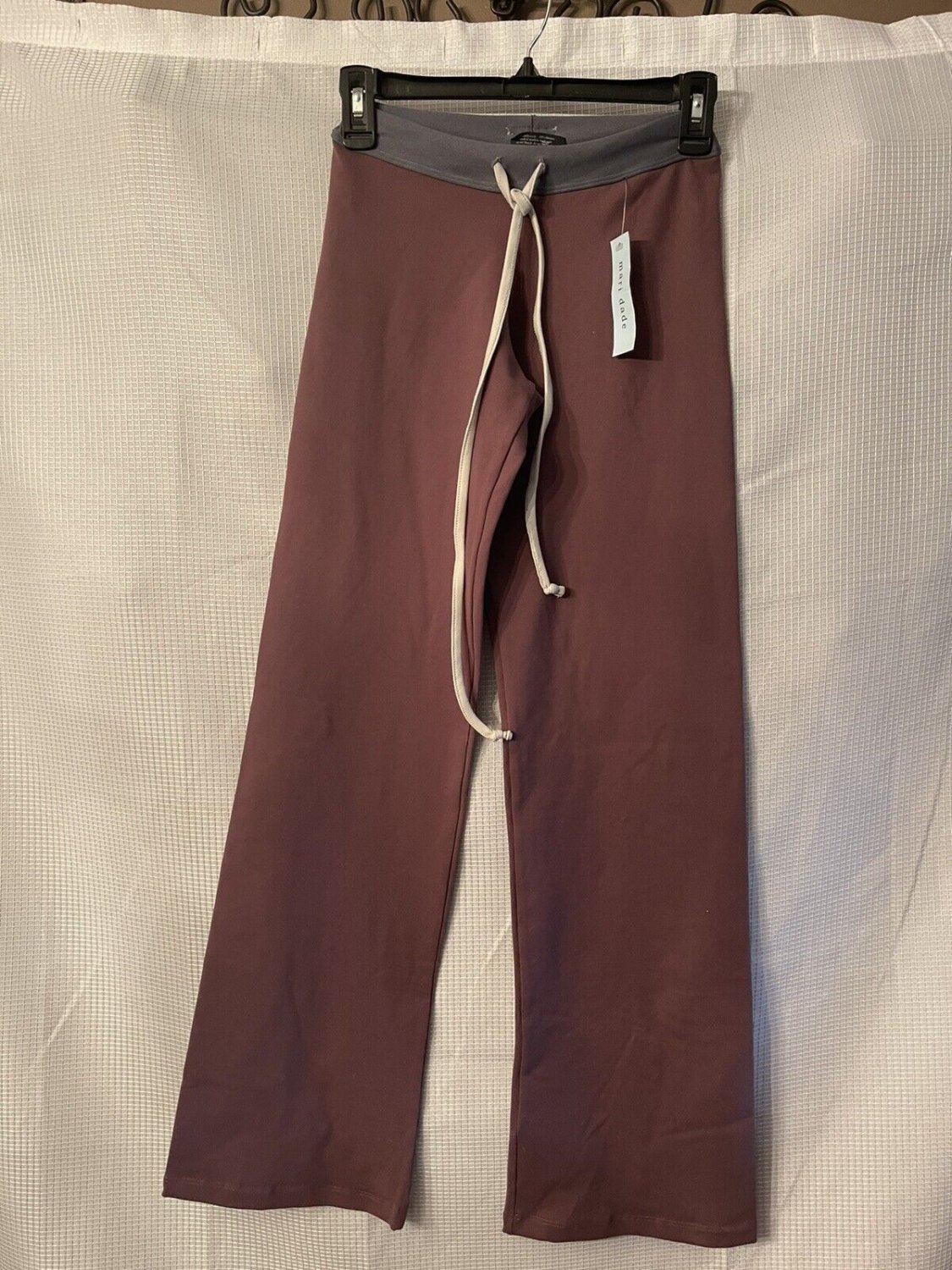 NWT Mari Dade Womens Wine Colored Athletic Yoga Pants Bootleg Size Medium