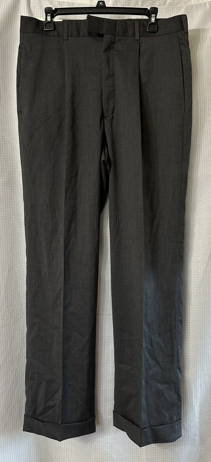 NWT DKNY The Reade Single Pleat Cuffed Mens Dress Pants Slacks Trouser Sz 34x30