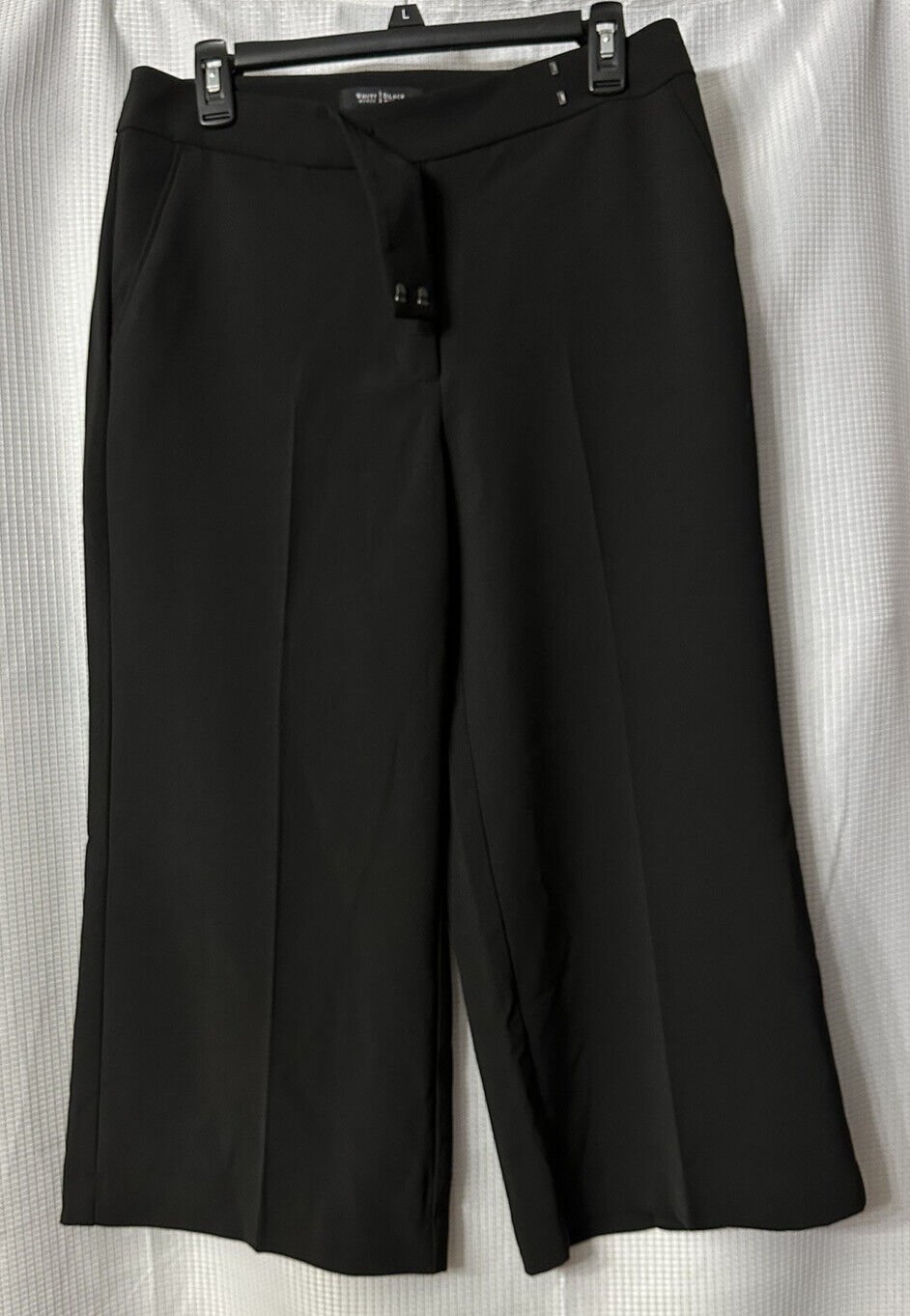 NWT White House Black Market Soft Drape Wide Leg Crop Womens Black Pants Size 6