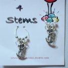 2 Valentine's Day Kissing Couple Wine Charms Markers