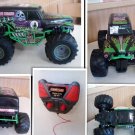 GRAVE DIGGER 4 TIME CHAMPION 4 X4 BACK TO THE BONE SCALE 1:64 DIECAST BIG TOY
