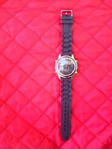 MAN'S WATERPROOF WATCH WORKING-TIMER, ALARM, LIGHT, ETC AS IS