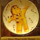 Holiday 5" Mini Plate w/Stand--Carson Home Accent-GINGERBREAD Man w/Candy Canes