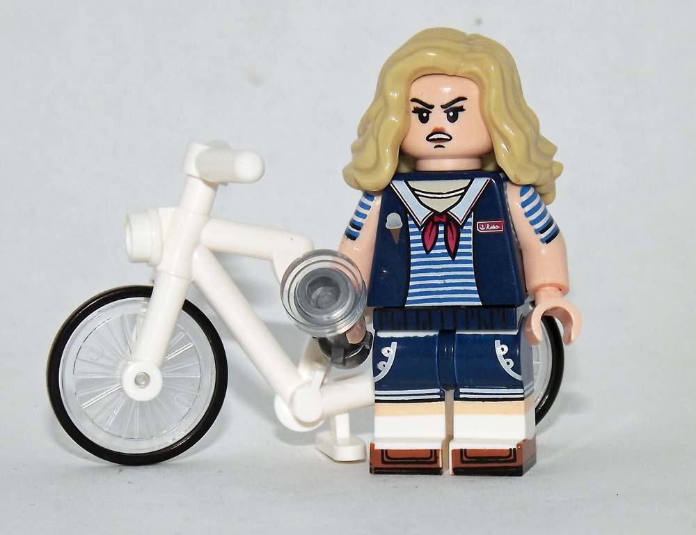 Robin Buckley minifigure Stranger Things tv show horror movie building toy figure