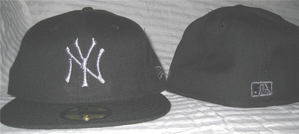 NEW YORK YANKEES FITTED ERA HAT CAP LID 7 1/8 BLACK SILVER LOGO