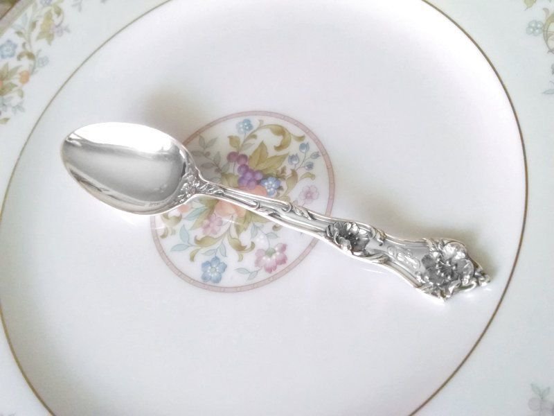 Reed and Barton Intaglio Sterling Silver Teaspoon