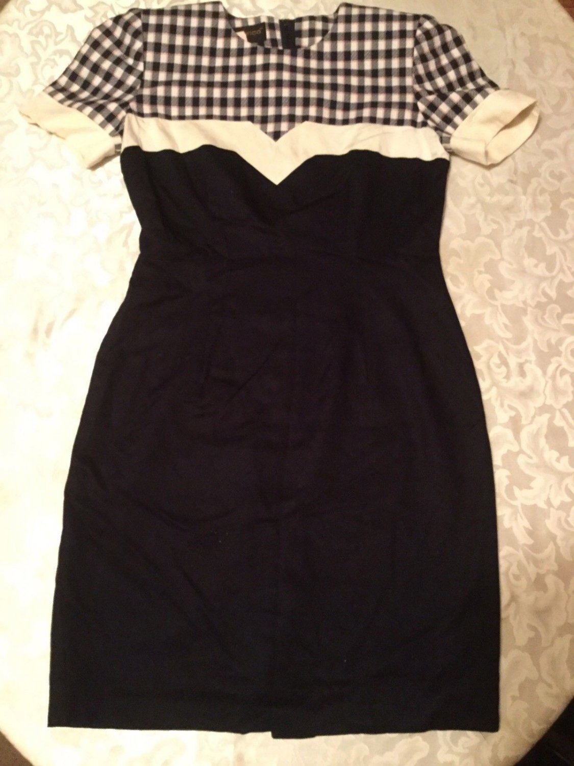 Ladies Size 2 Petite Donna Ricco dress black short sleeve dress