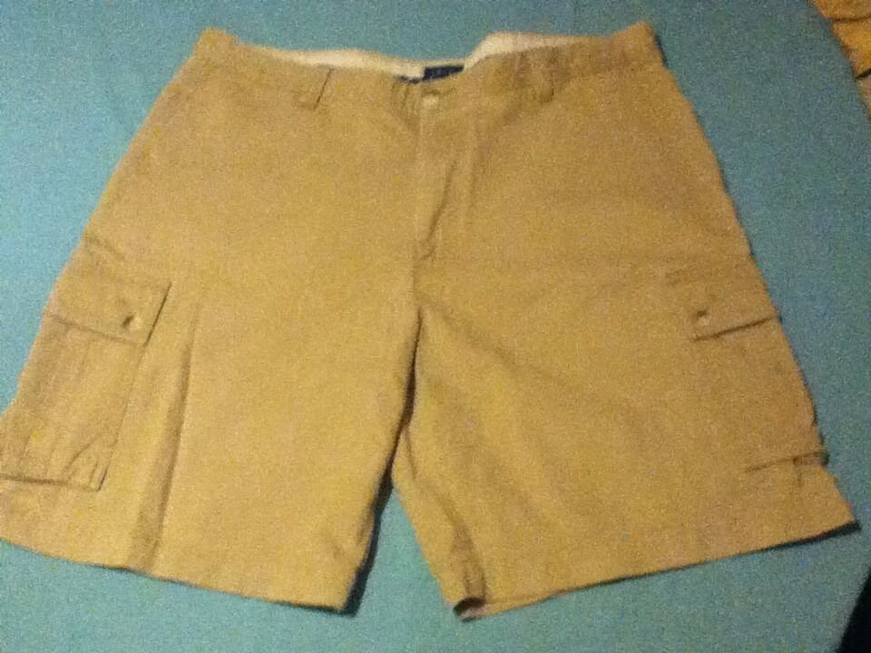 Fathers Day Mens Size 38 Izod shorts khaki cargo flat front  Inseam 9 inches