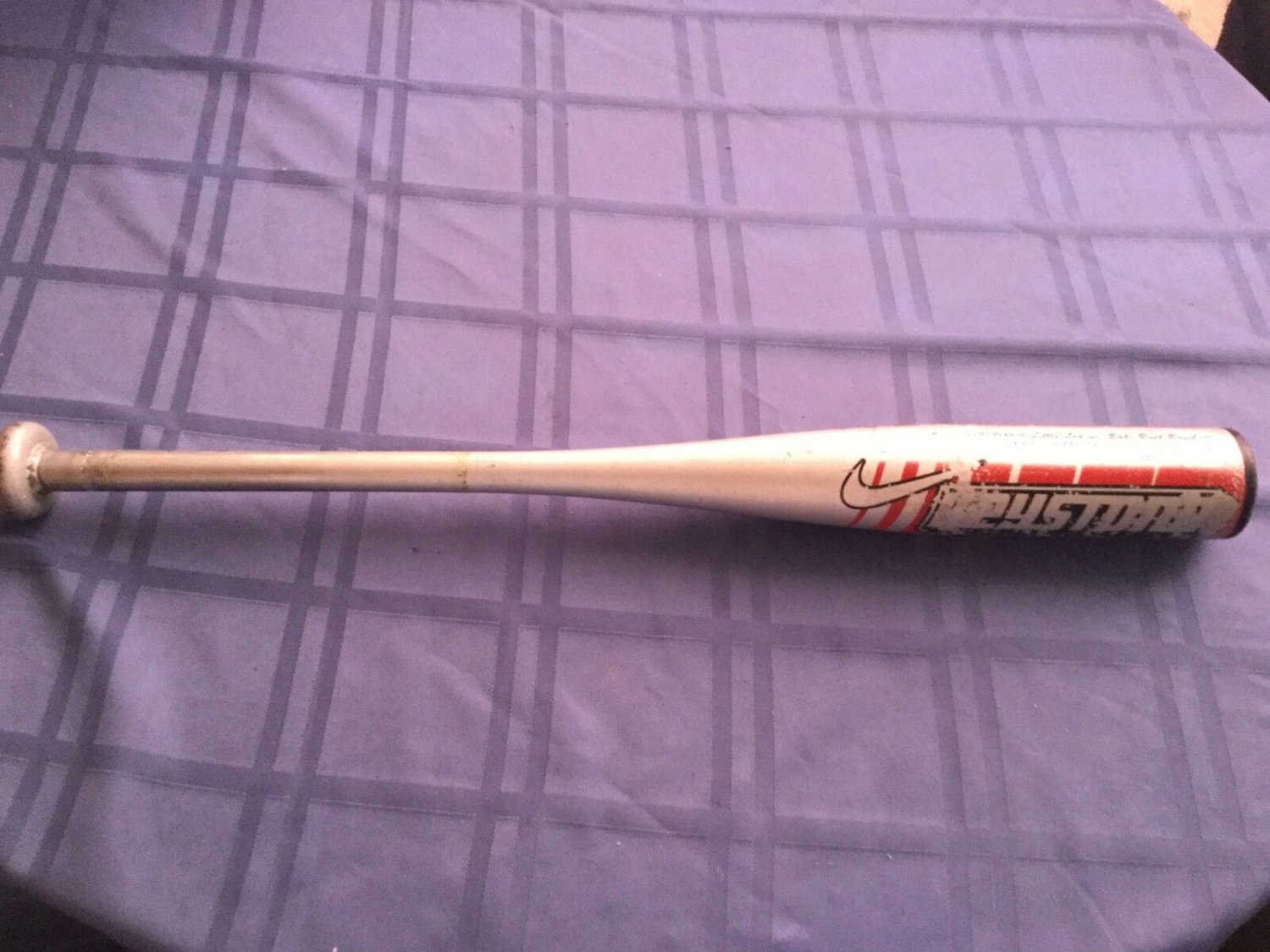 Bat Nike Keystone bat Tee-Ball 10   24 inch  14 ounces red silver baseball