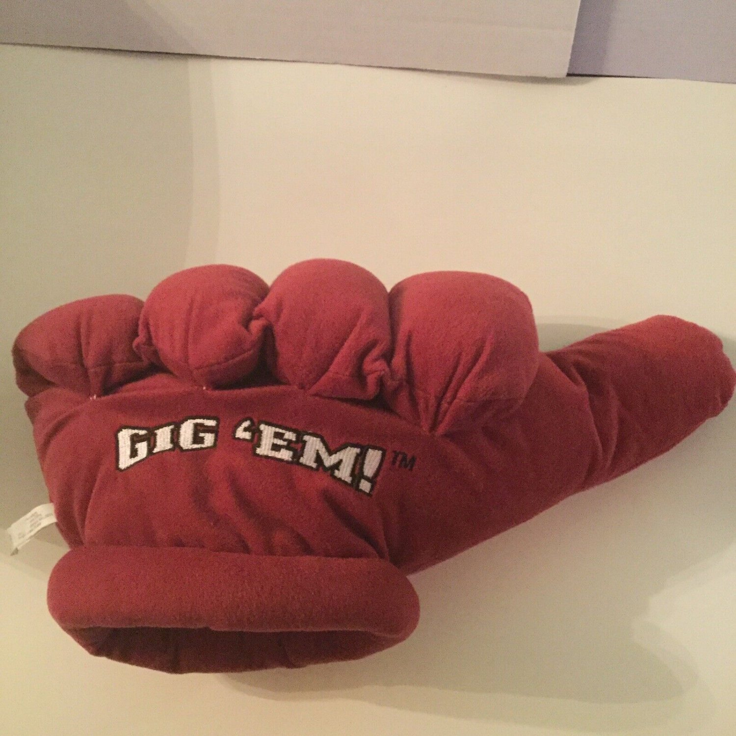 NCAA Texas A&M Aggies basketball collegiate fan hand gig em maroon white